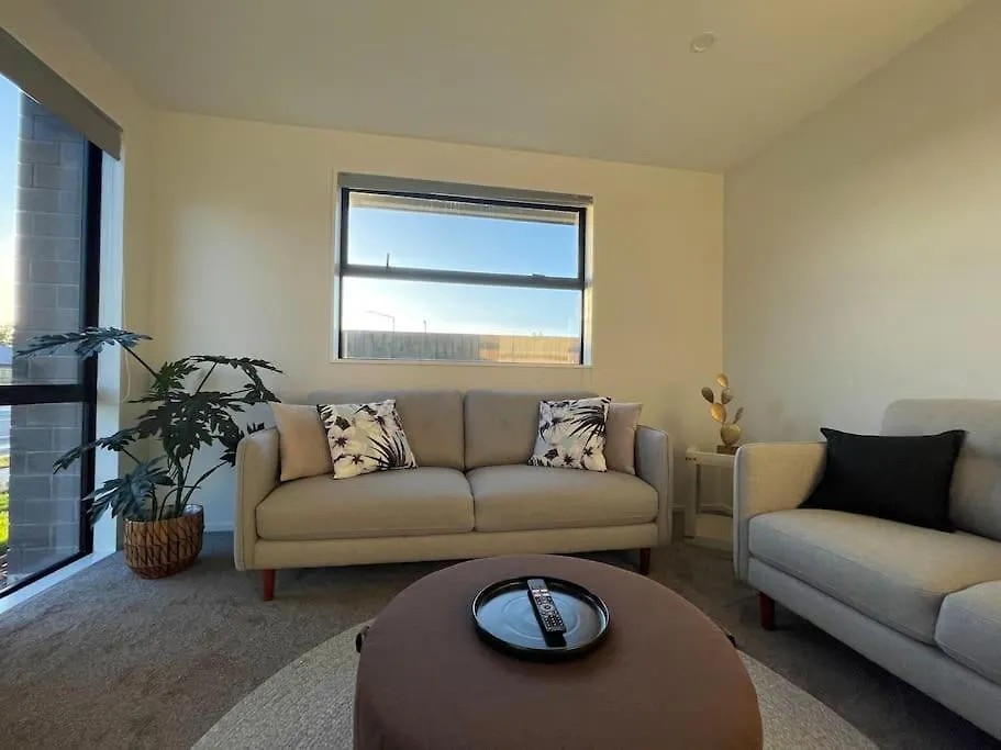 Dom wakacyjny Luxury Brand New 4 Bedroom Family Retreat Christchurch